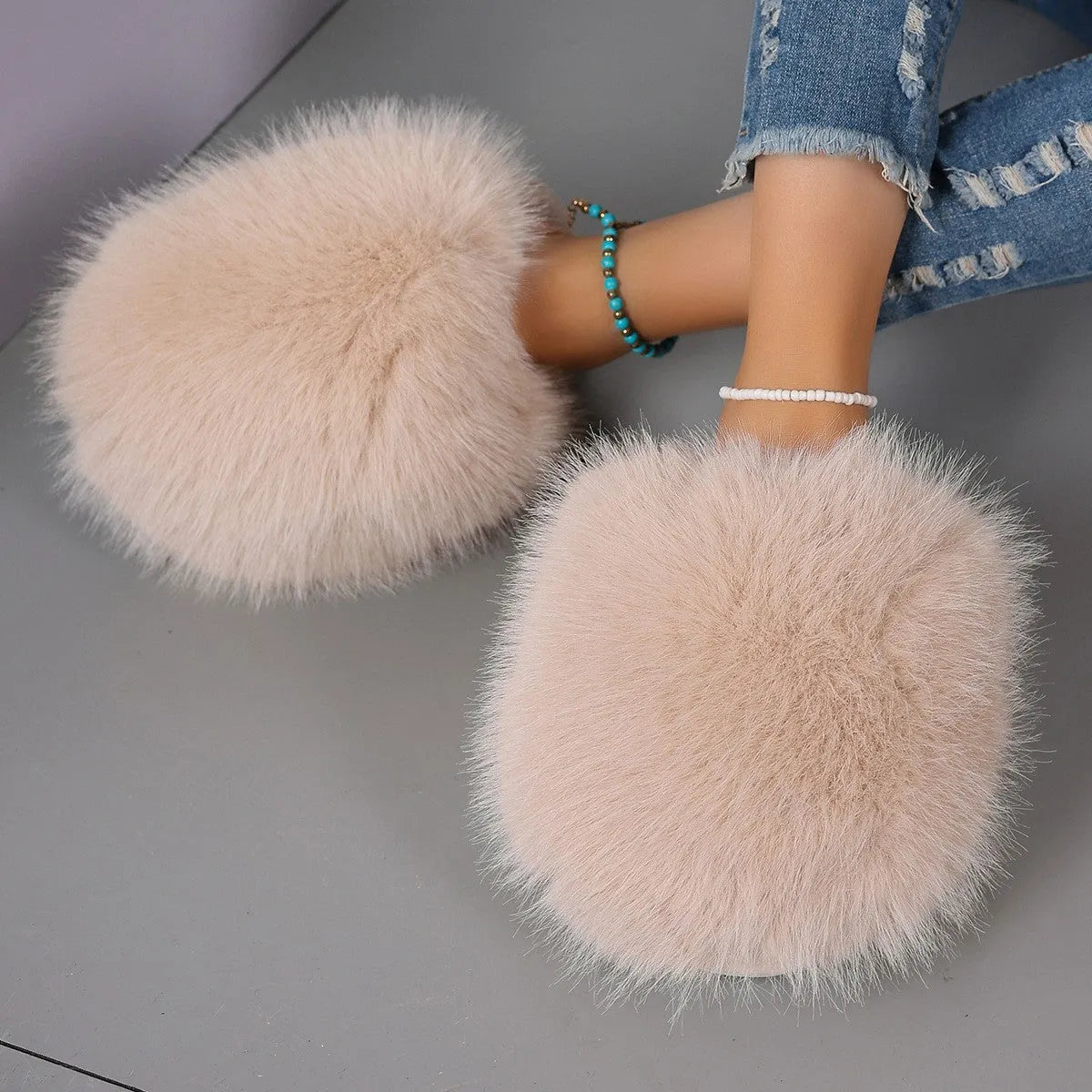 Thickened solid colour baotou slippers with plush upper and rubber sole, available in multiple colours and sizes for couples
