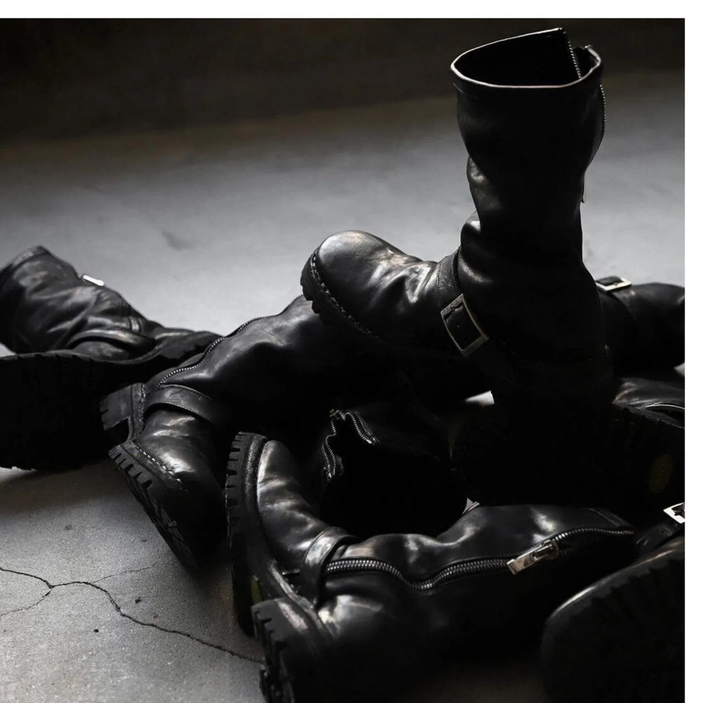 Men's dark retro Martin boots with side zipper closure and round toe