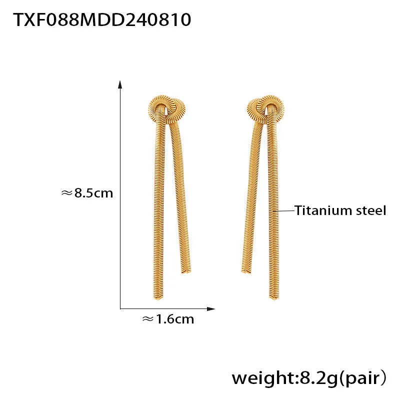 Gold electroplated titanium steel necklace and earrings set with tassel details