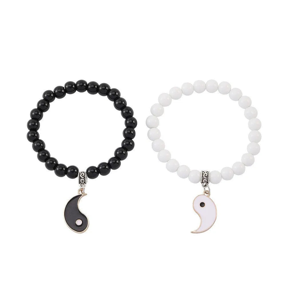 Geometric eight-diagram-shaped alloy bracelet with electroplated finish in European fashion style