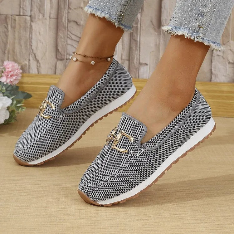 Women's solid colour canvas flat sneakers in khaki, low top round toe design with rubber sole