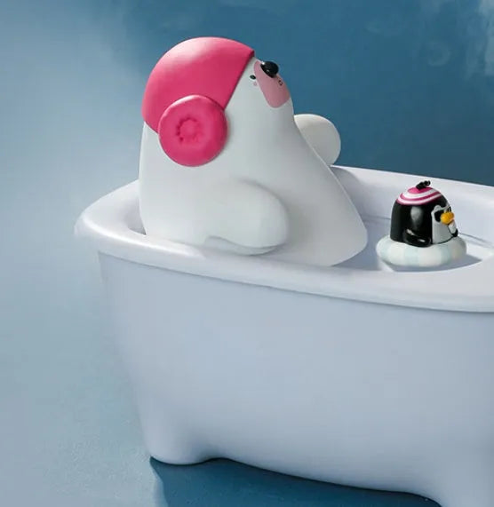 White USB desktop air humidifier with large water tank and mist nozzle