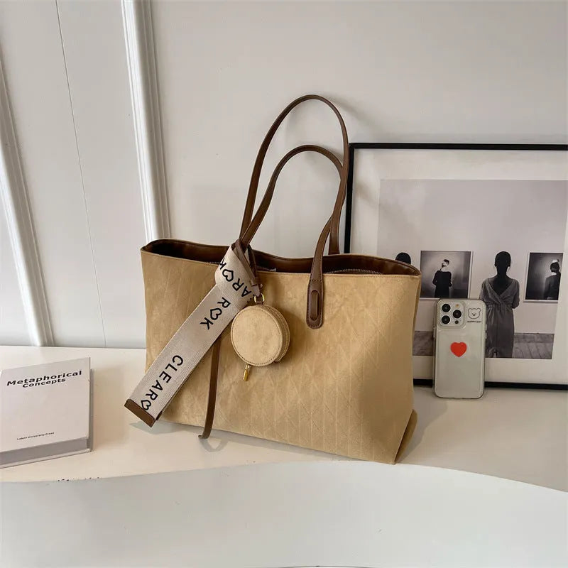 Large capacity polyester tote shoulder bag in horizontal square design with zipper compartment