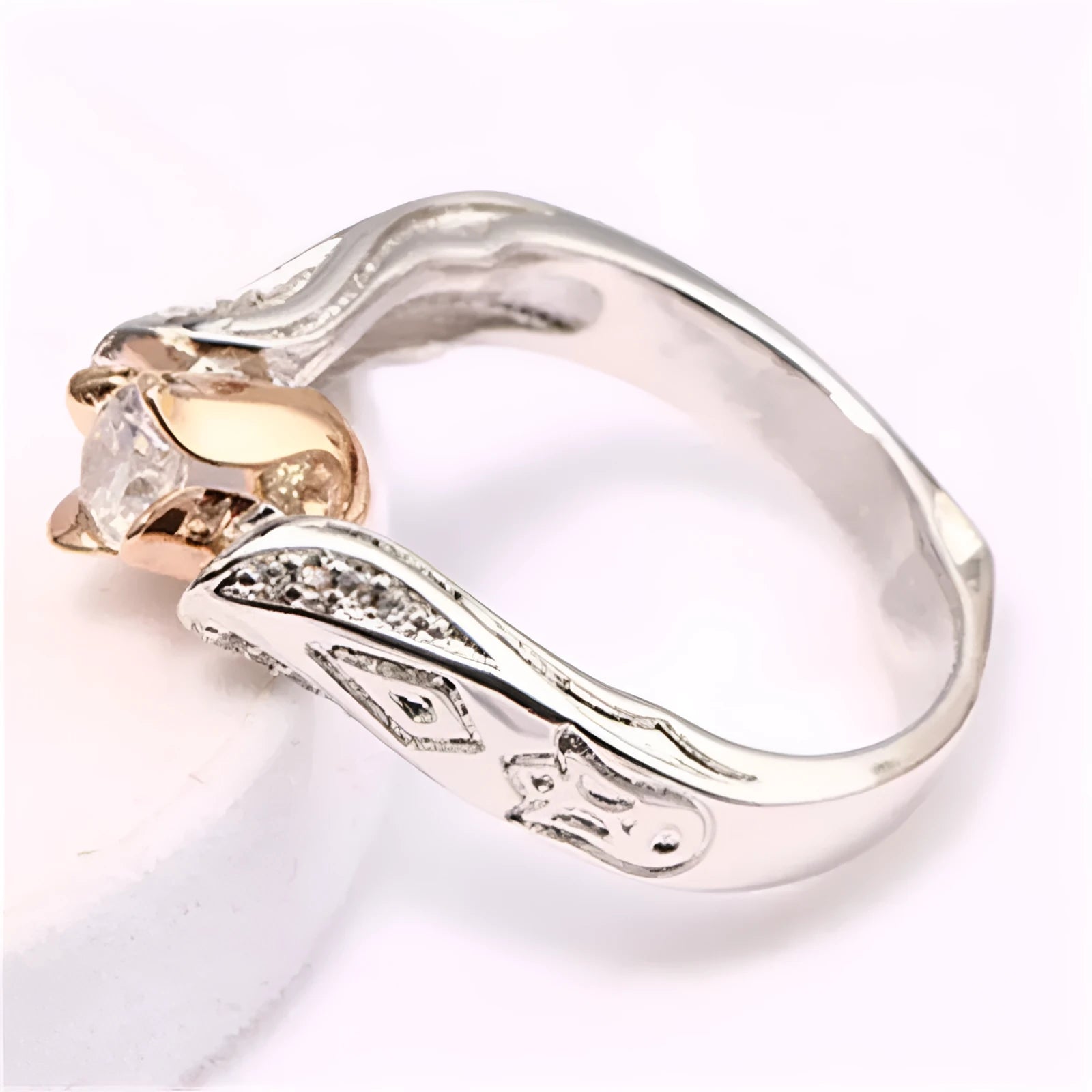 Women's flower separation simulation diamond ring in copper with gold plating, zircon stone, and rose colour separation, sizes 5-10