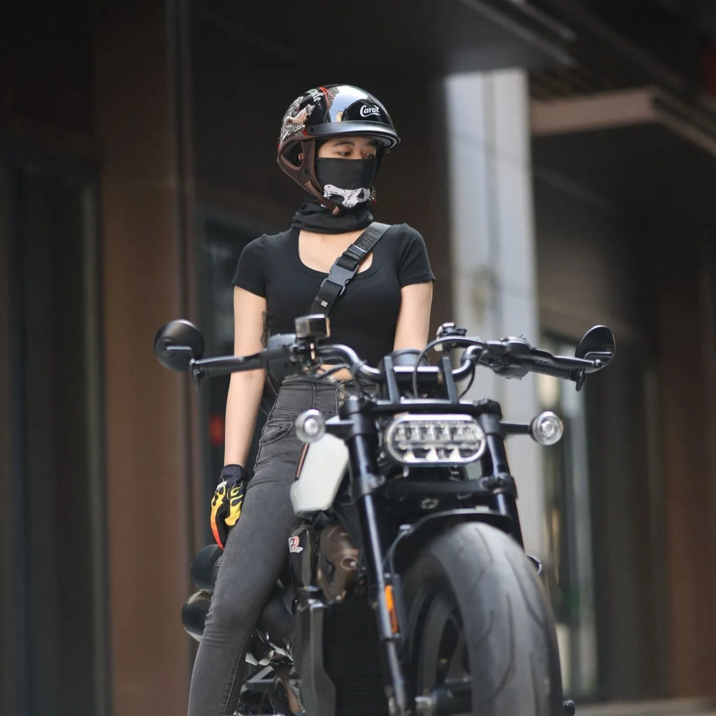Retro full-face motorcycle helmet in Bright Black Whirlwind Dog colour, available in sizes M to 2XL for universal fit