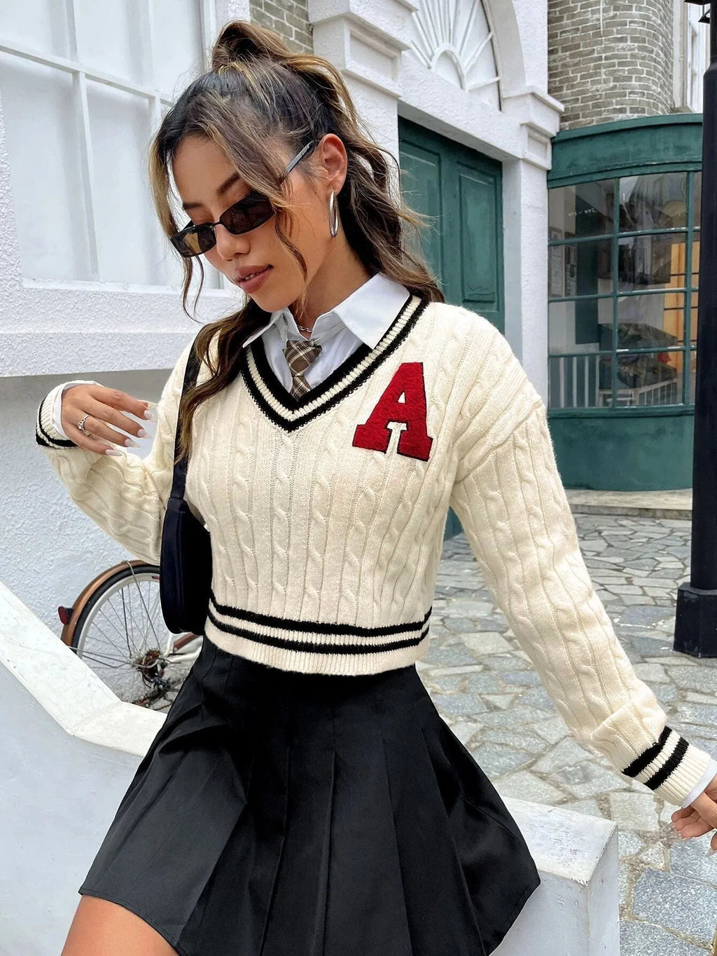 Women's V-neck slim striped knitted shirt with patch detail in creamy white, pullover style