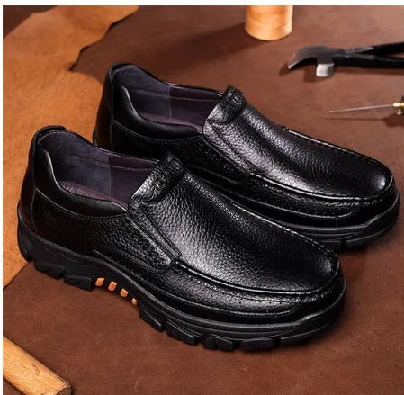 Business casual slip-on shoes in cowhide leather with rubber sole available in black and brown colours
