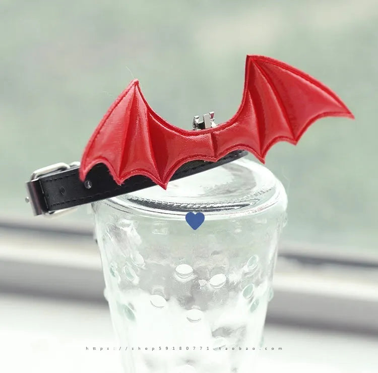 Dog collar with small devil wings design in patent leather satin material