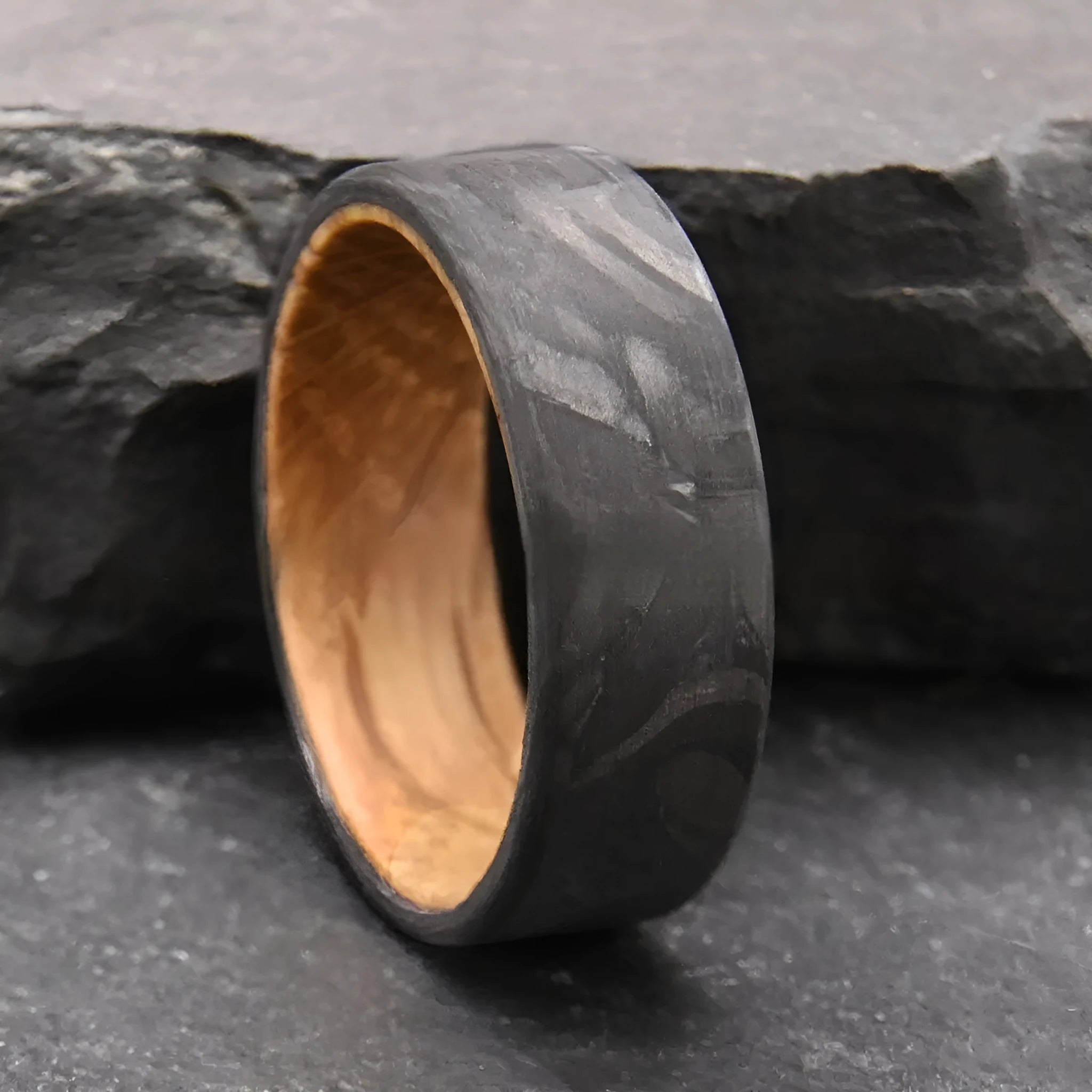 Tungsten steel ring with wine barrel wood and carbon fibre inlay, 8mm width, simple band, colour T0068M