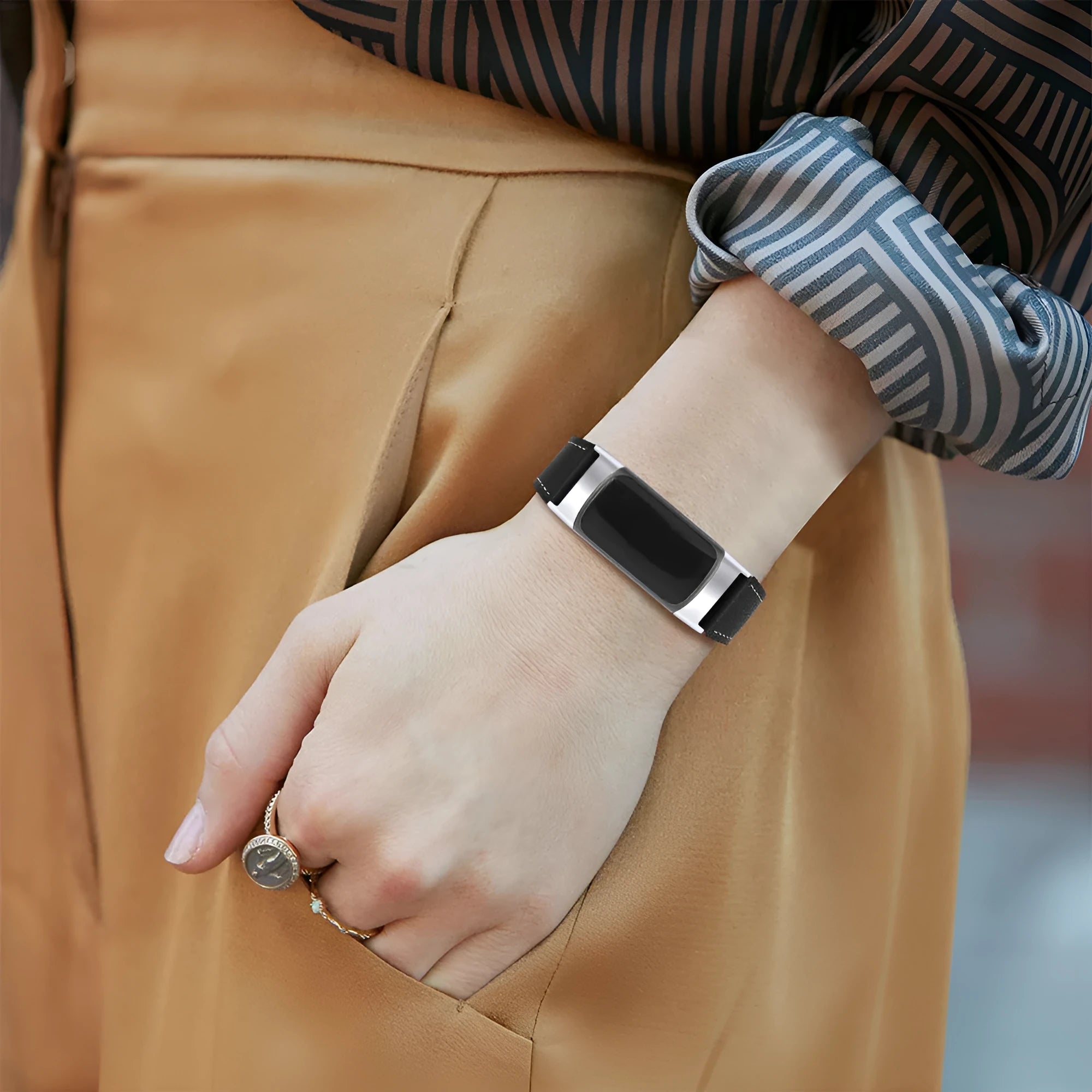 Genuine cowhide leather strap for Fitbit Charge 5 and Charge 6 in multiple colour options