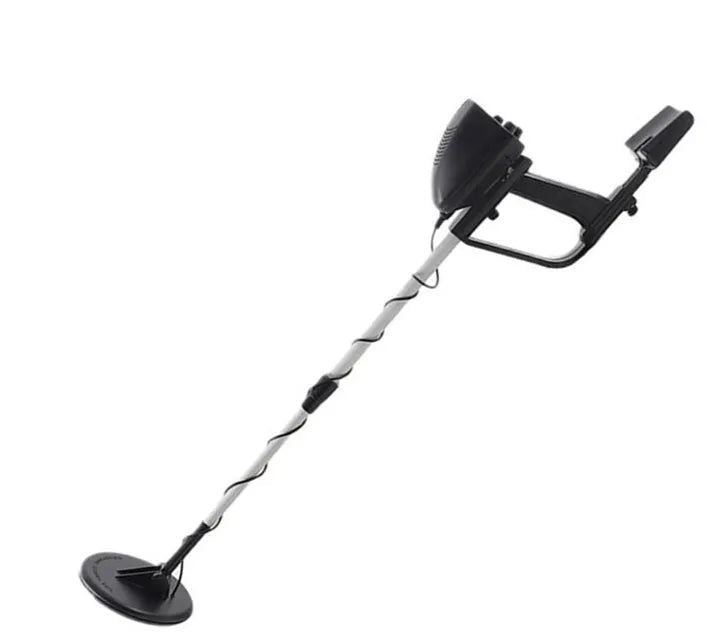 Underground metal detector for beginners with 1 metre range and audible alarm on grass