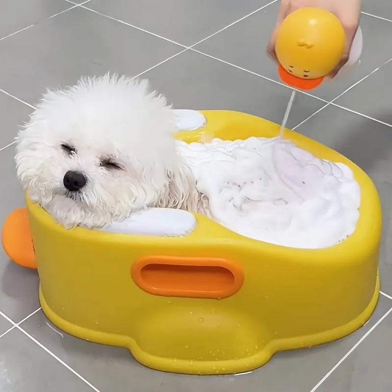 Blue PVC duck-shaped bathtub for washing dogs and cats without electricity