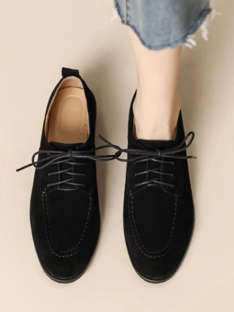 Retro suede lace-up pumps for women, square toe, mid heel, black colour