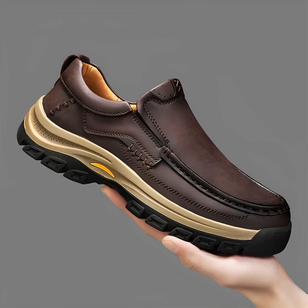 Men's black outdoor leather shoes with thick rubber soles and round toe for mountaineering