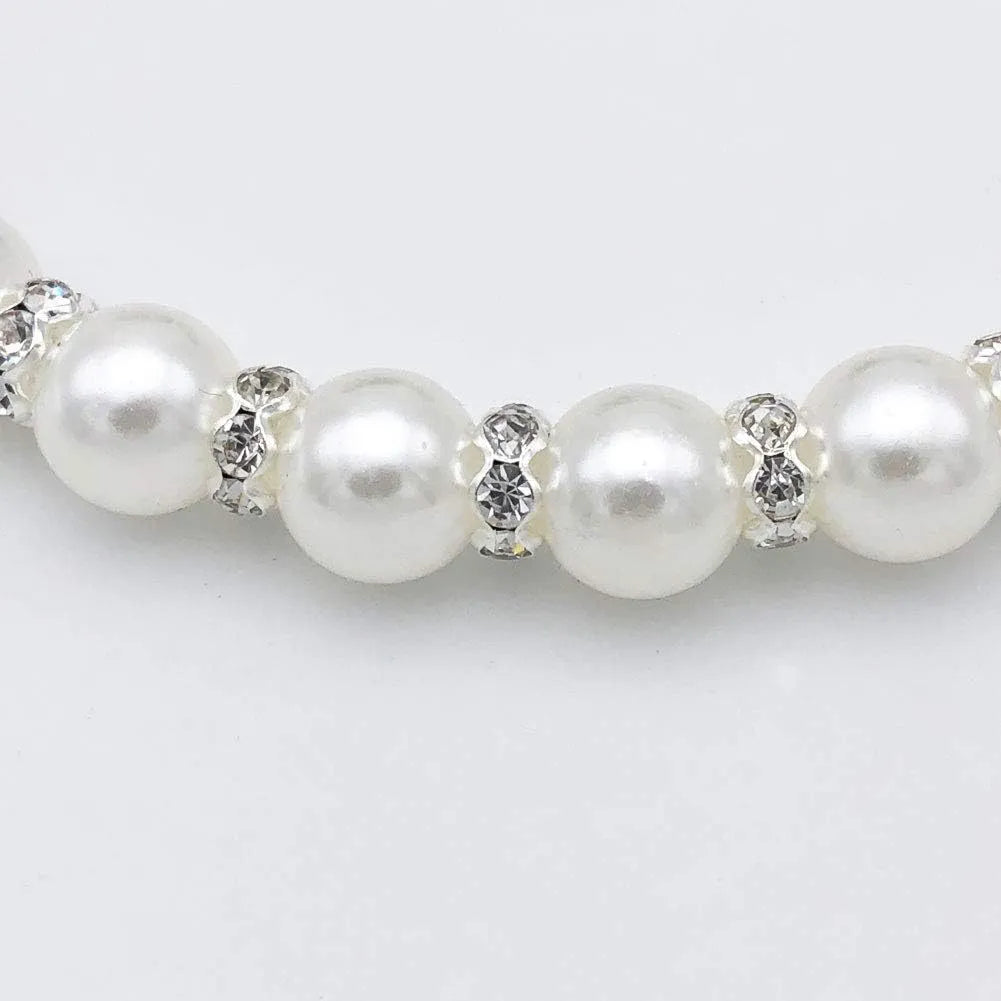 Adjustable pearl and rhinestone dog necklace on a soft ribbon in blue colour