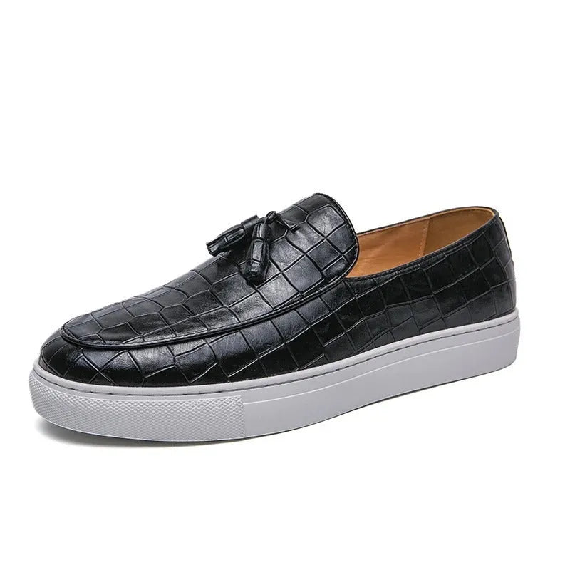 Men's black PU leather sneakers with tassel detail and rubber sole, business casual style