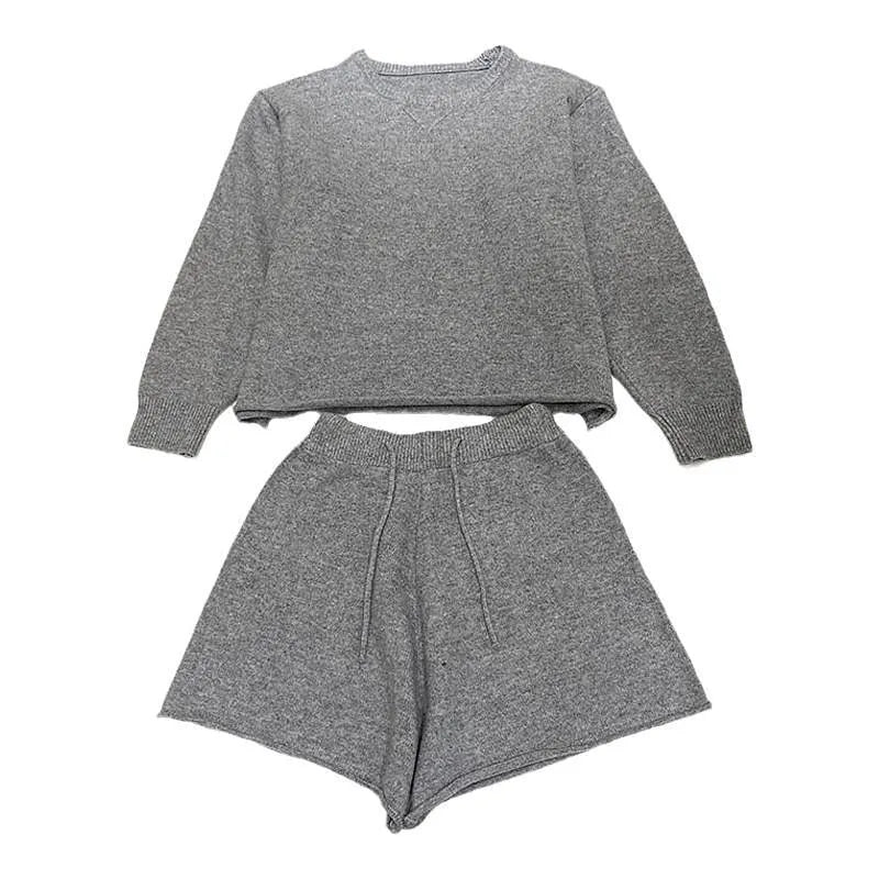 Women's loose-fitting acrylic knit sweater and wide leg shorts two-piece set in oatmeal colour