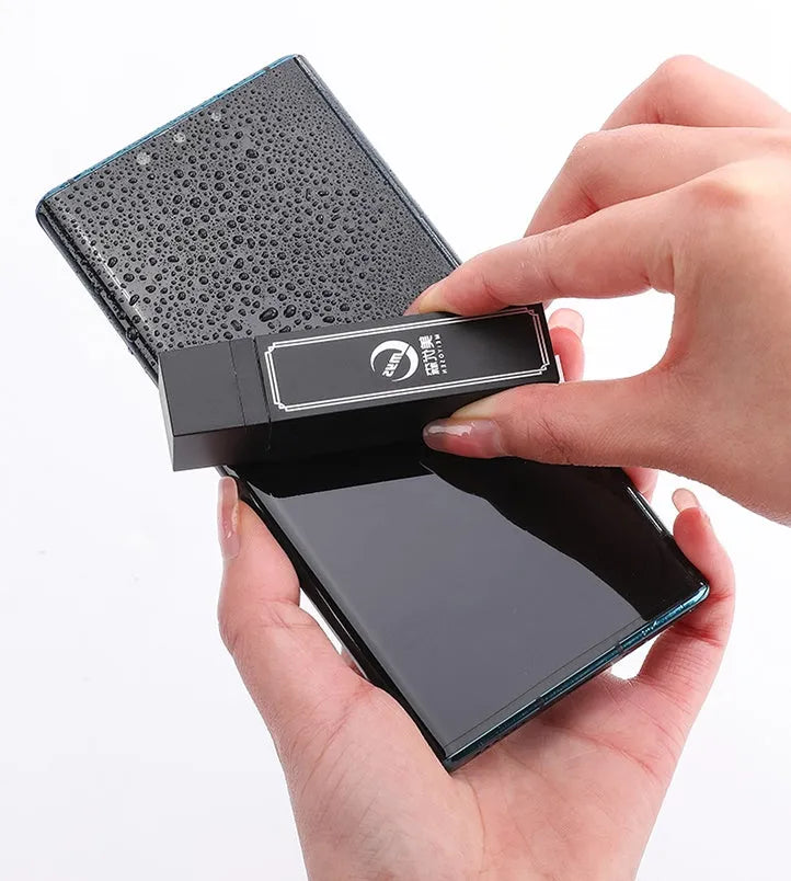 40 disposable screen cleaner sheets for mobile phones in black storage pouch