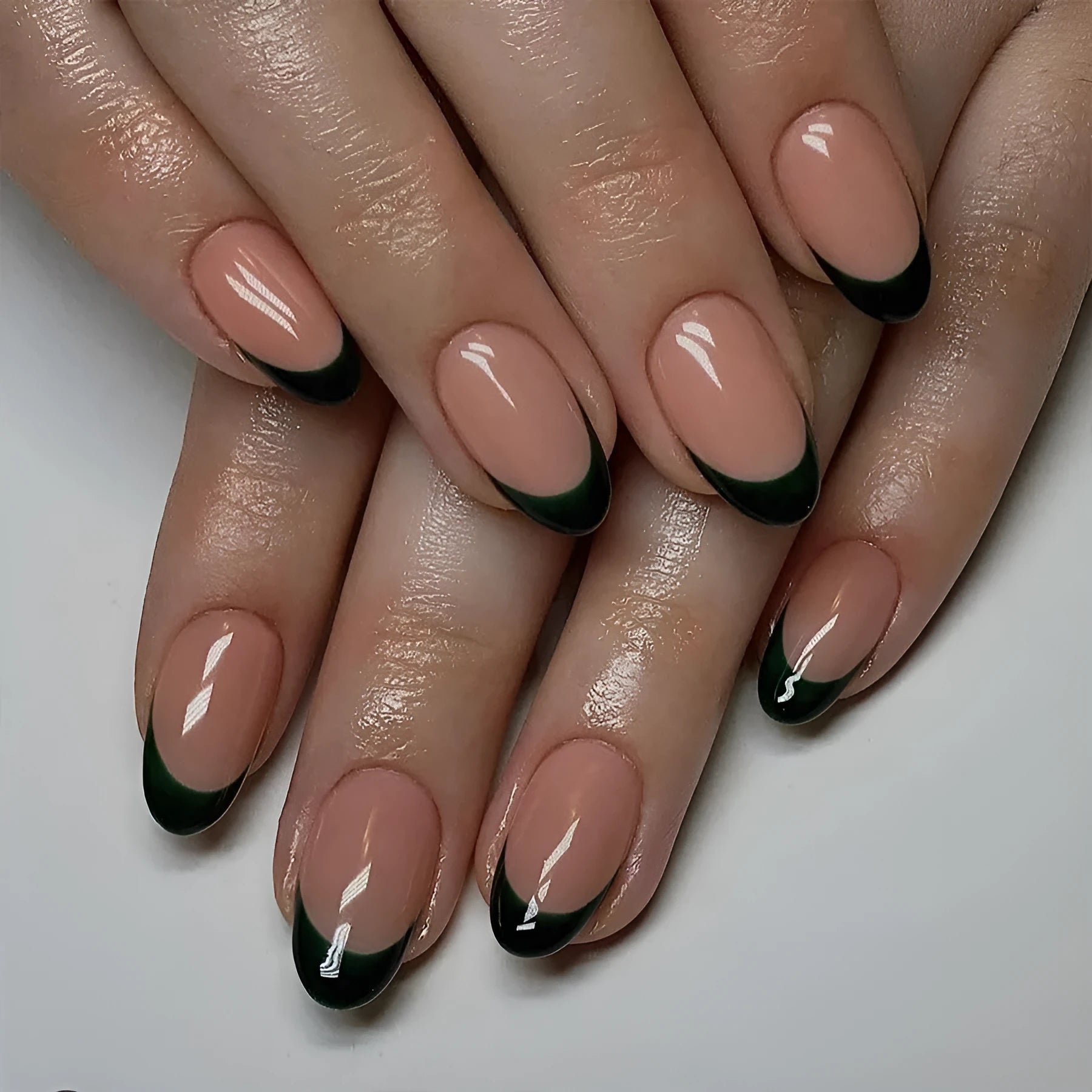 Simple black French style almond shape press-on nails 24-piece set J049