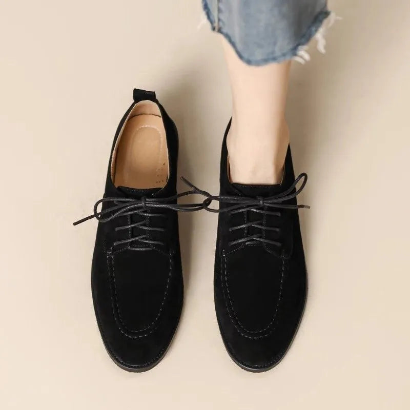Retro suede lace-up pumps for women, square toe, mid heel, black colour