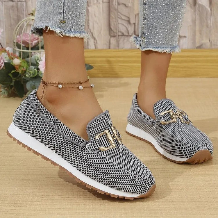 Women's solid colour canvas flat sneakers in khaki, low top round toe design with rubber sole