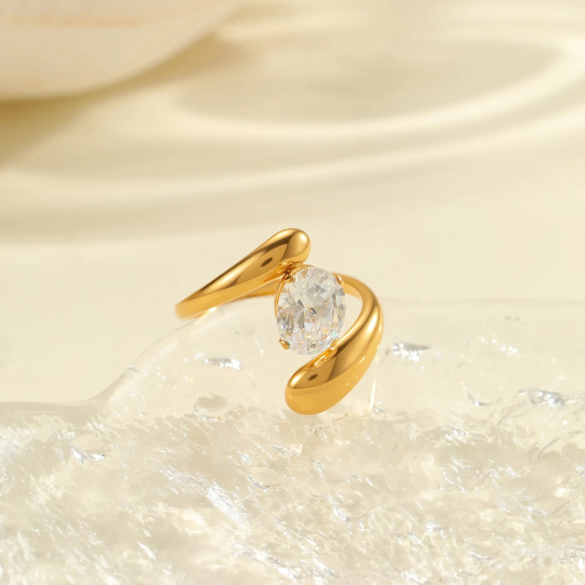 Adjustable geometric stainless steel ring with zircon stones in electroplated finish