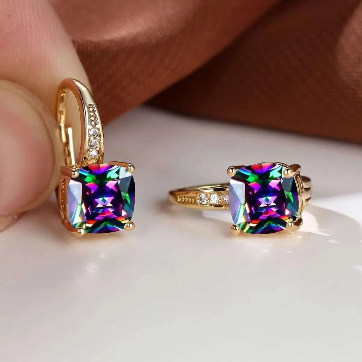 Geometric quadrilateral copper ear clips with moissanite stone inlay and electroplated gold finish