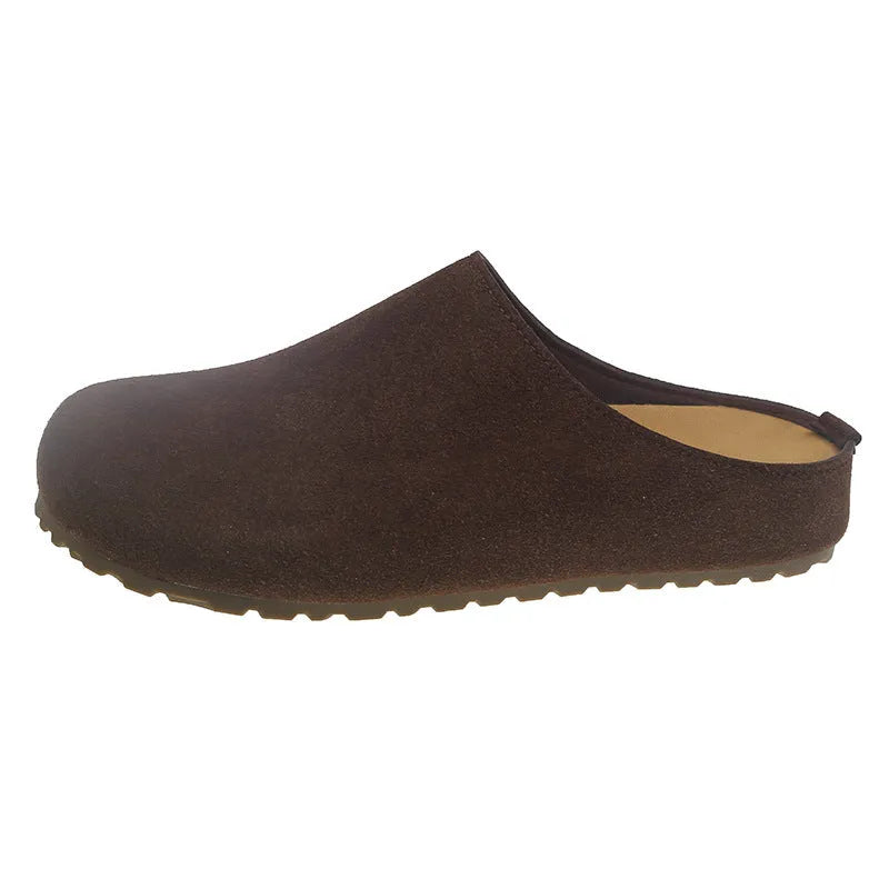 Flat outdoor slip-on slippers with square toe in apricot colour on a plain background.