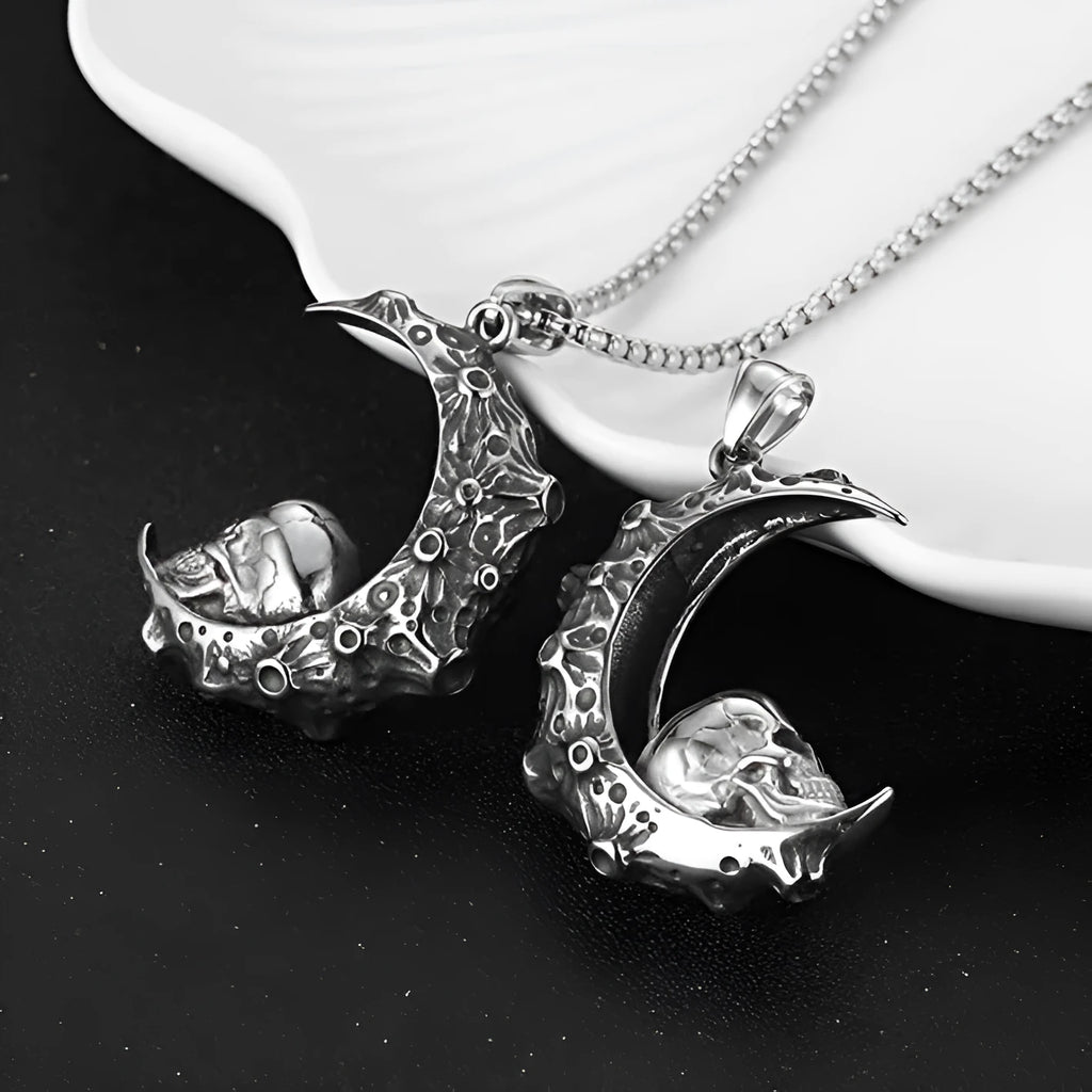Men's silver stainless steel skull necklace with alloy pendant in sports style