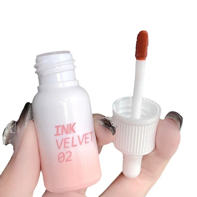 Mirror Lip Lacquer moisturising lip gloss in 3.5g tube with four colour options