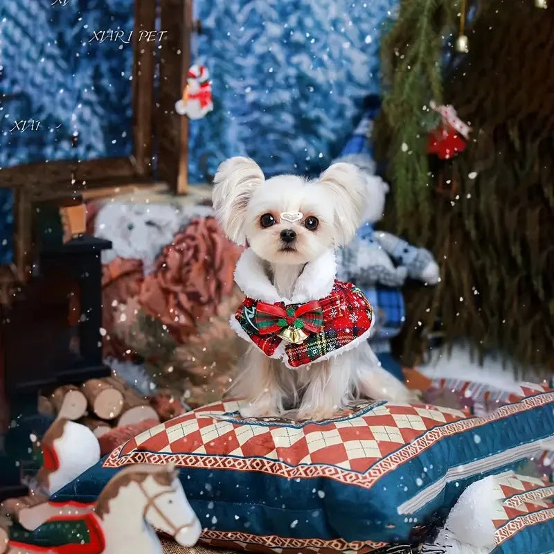 Polyester pet scarf for cat or dog in a Christmas pattern, shown in size M with 26-30cm length.