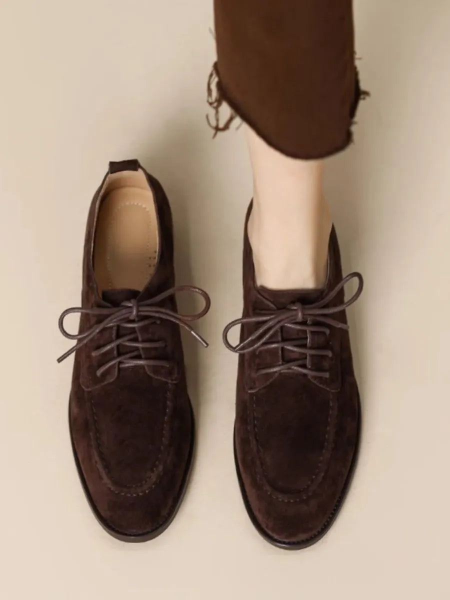 Retro suede lace-up pumps for women, square toe, mid heel, black colour