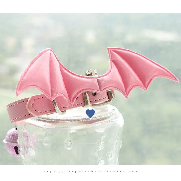 Dog collar with small devil wings design in patent leather satin material