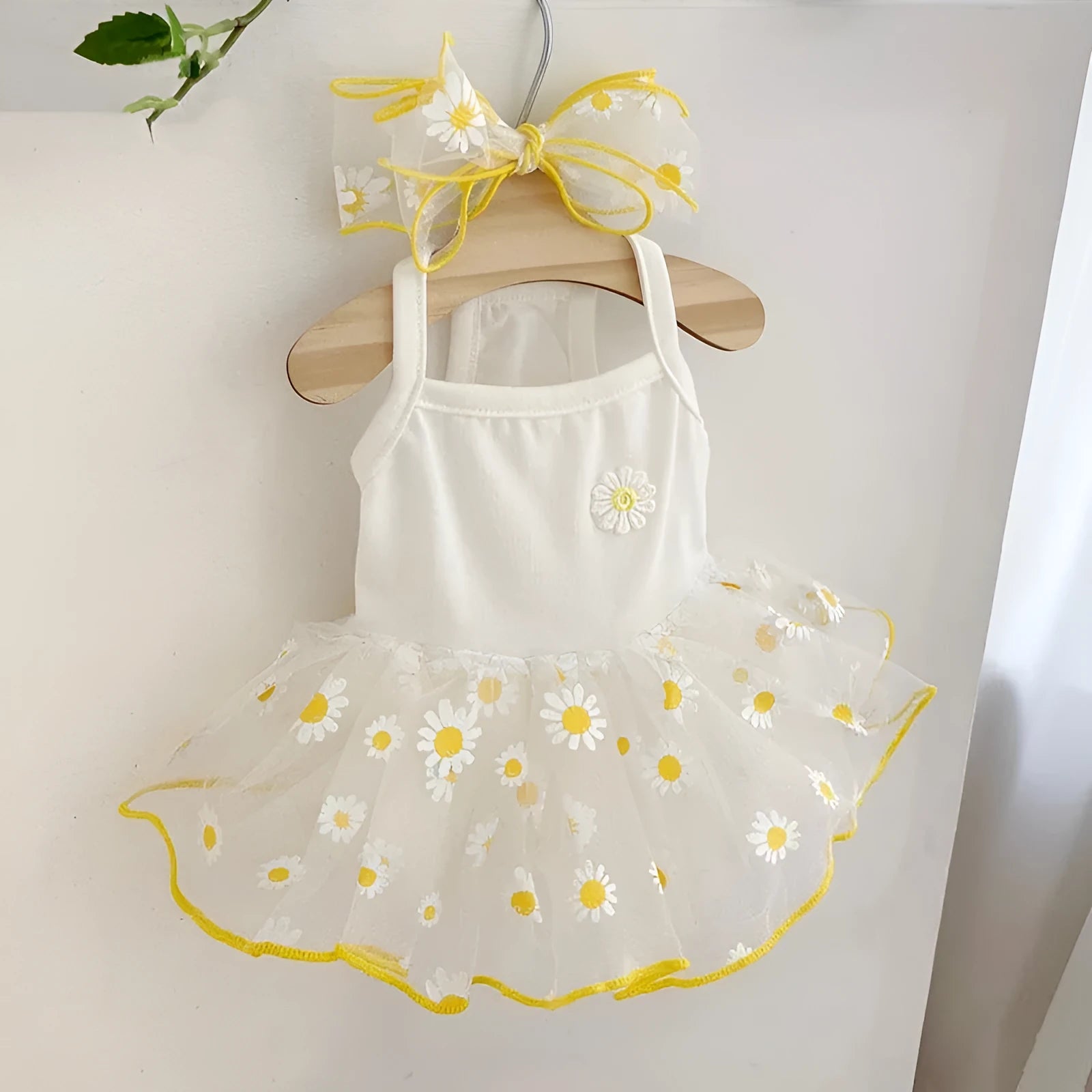 Yellow daisy print dog summer clothes thin polyester outfit for dogs