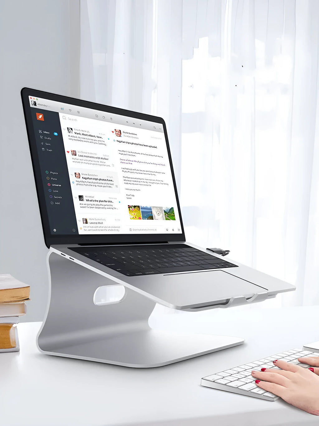 Aluminium alloy notebook cooling bracket with rotary adjustable design in silver stripe pattern
