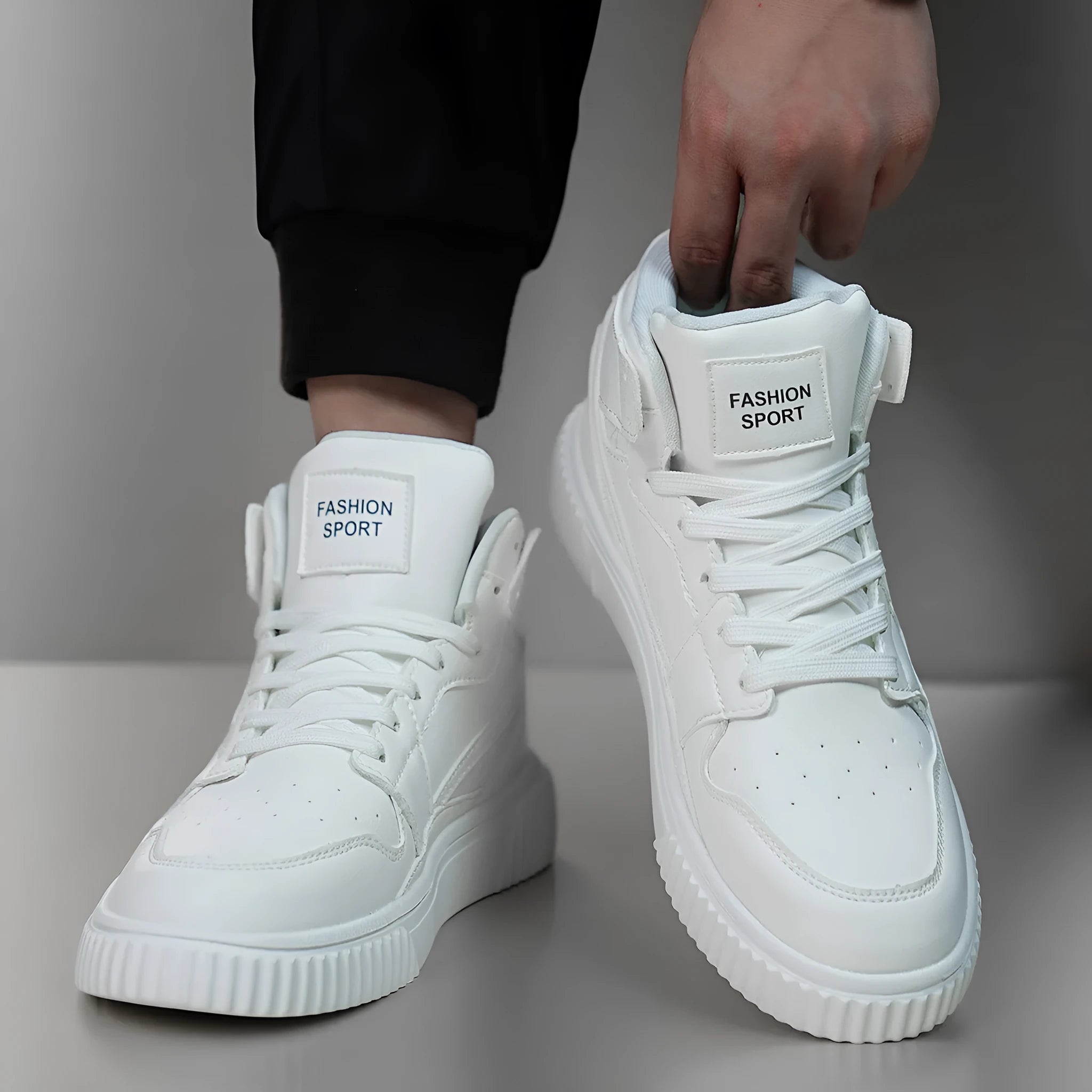 White men's casual shoes with round toe design and microfiber upper for autumn and winter wear