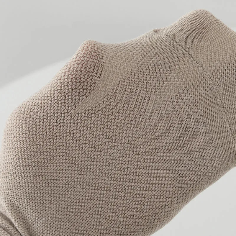 Men's low-cut solid colour polyester boat socks in free size fit showing breathable construction