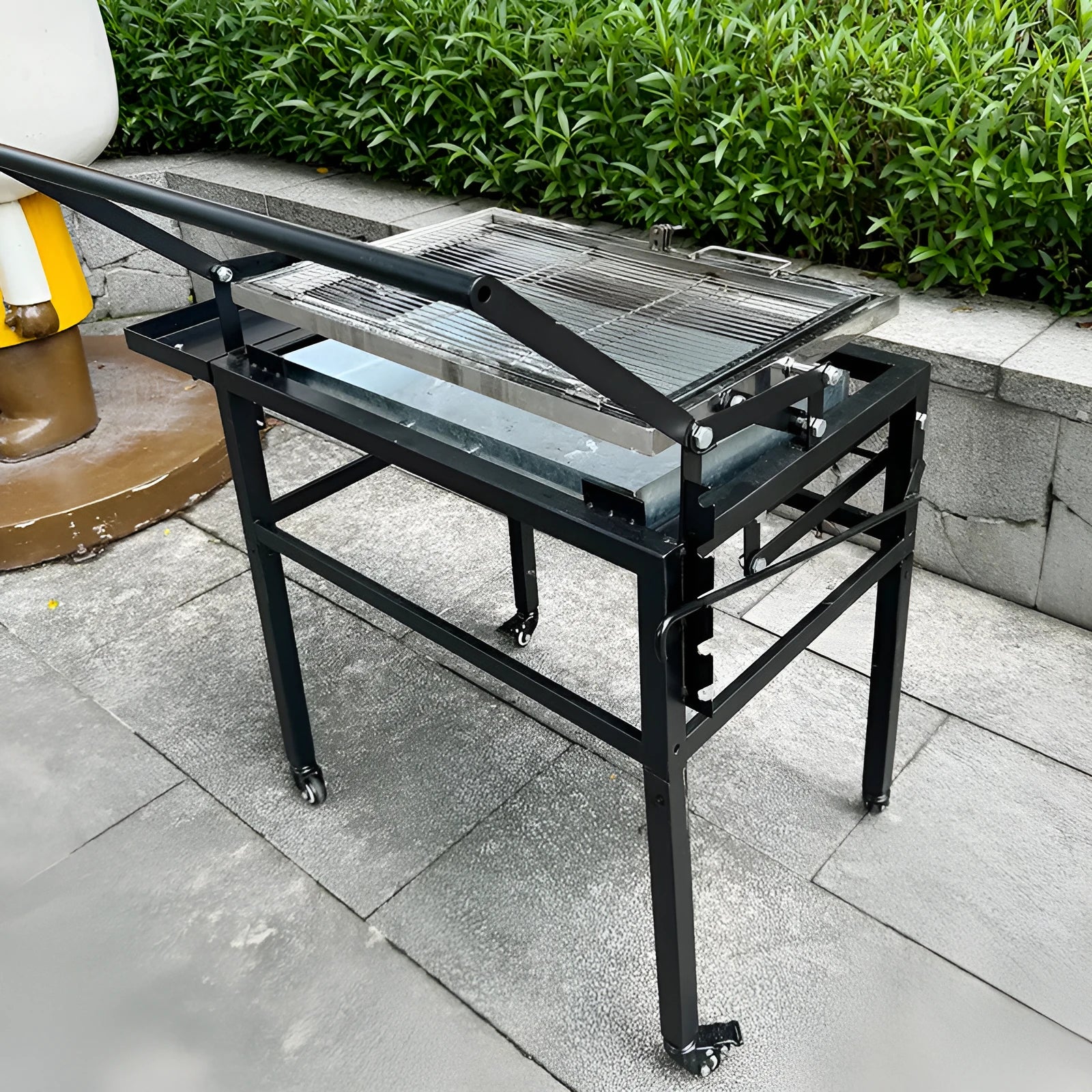 Large foldable L-size charcoal barbecue grill with detachable components for outdoor cooking
