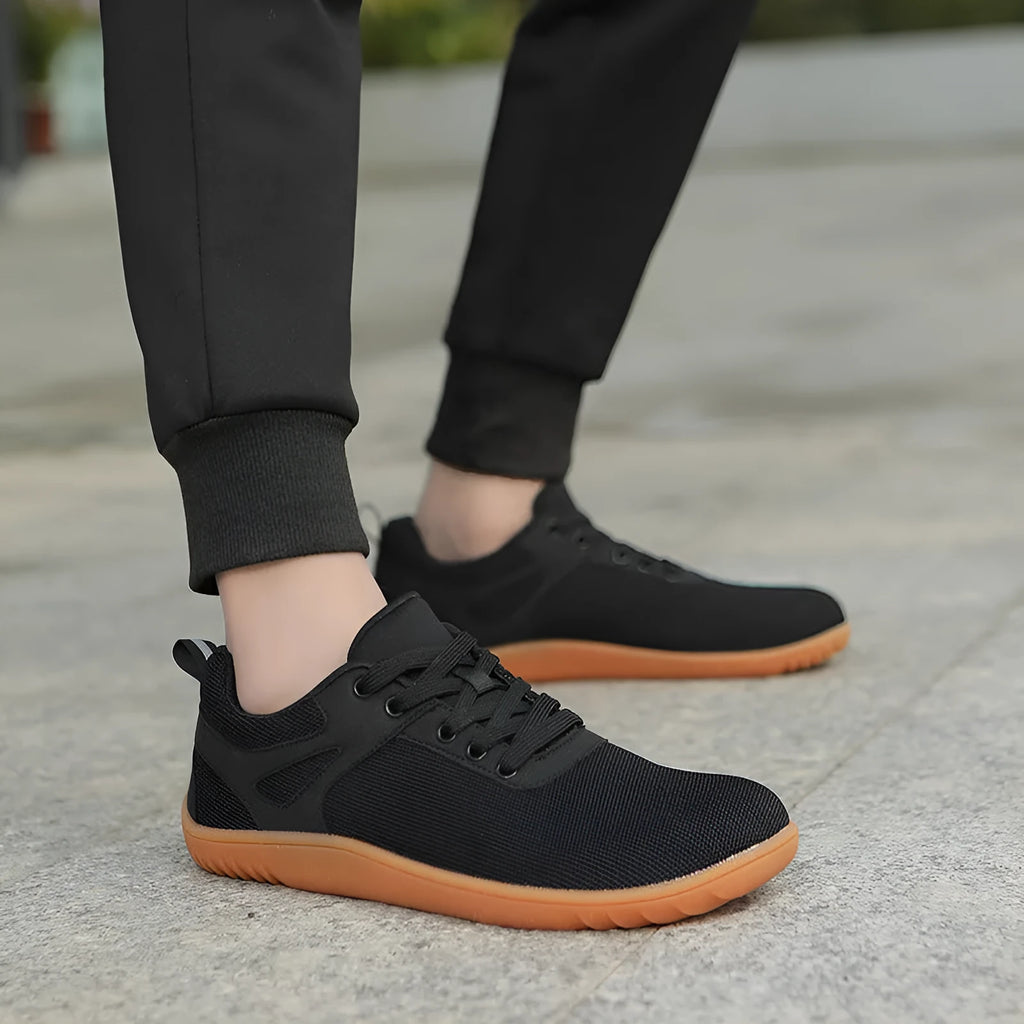 New wide-toe running sports soft bottom mesh casual shoes in black for neutral adult with low top design