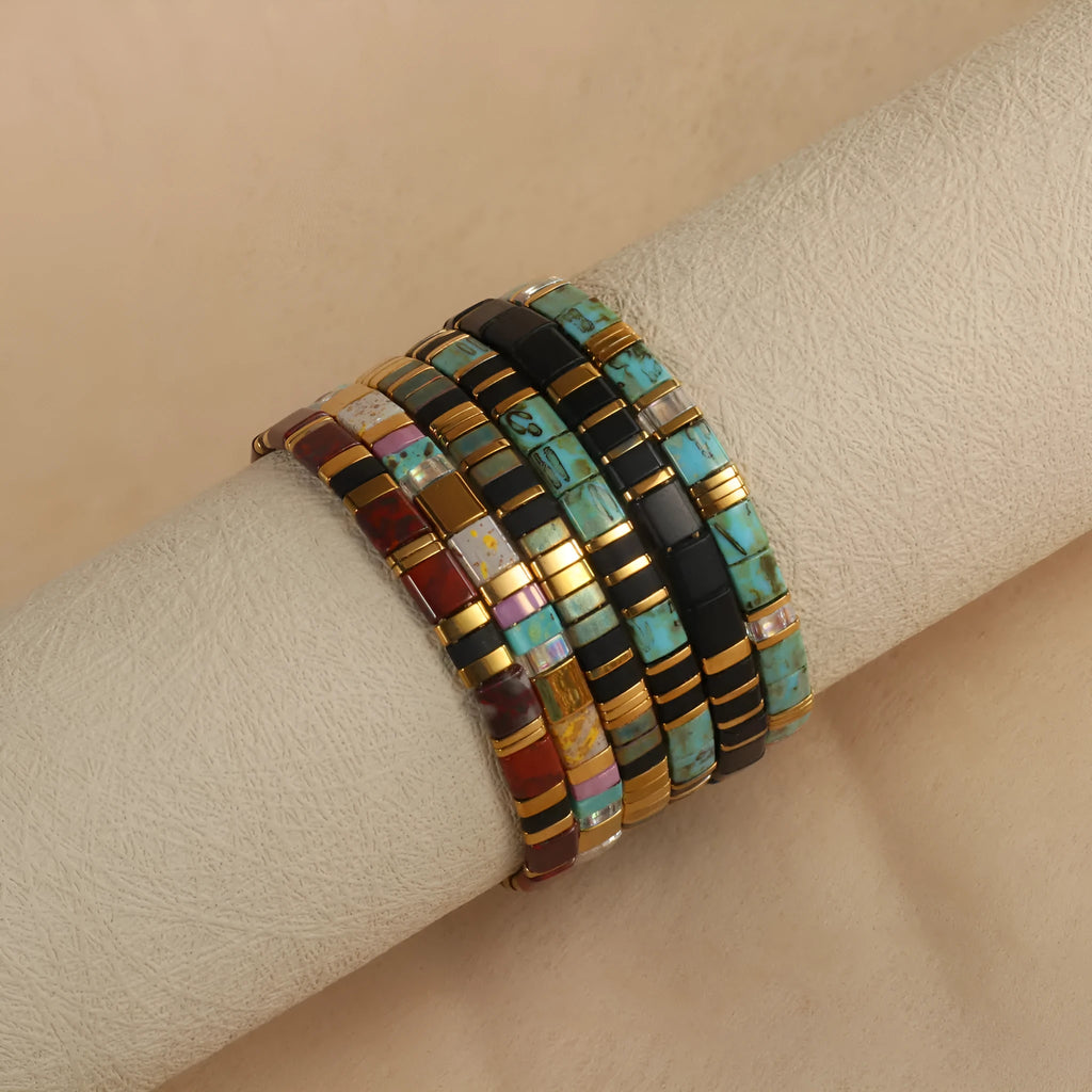 Geometric glass and coloured glaze beaded bracelet with round elements in five colour options