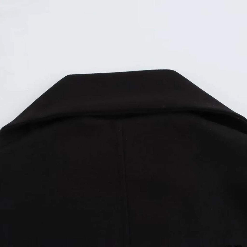 Women's long coat with artificial fur collar in polyester fabric, street fashion style with pockets