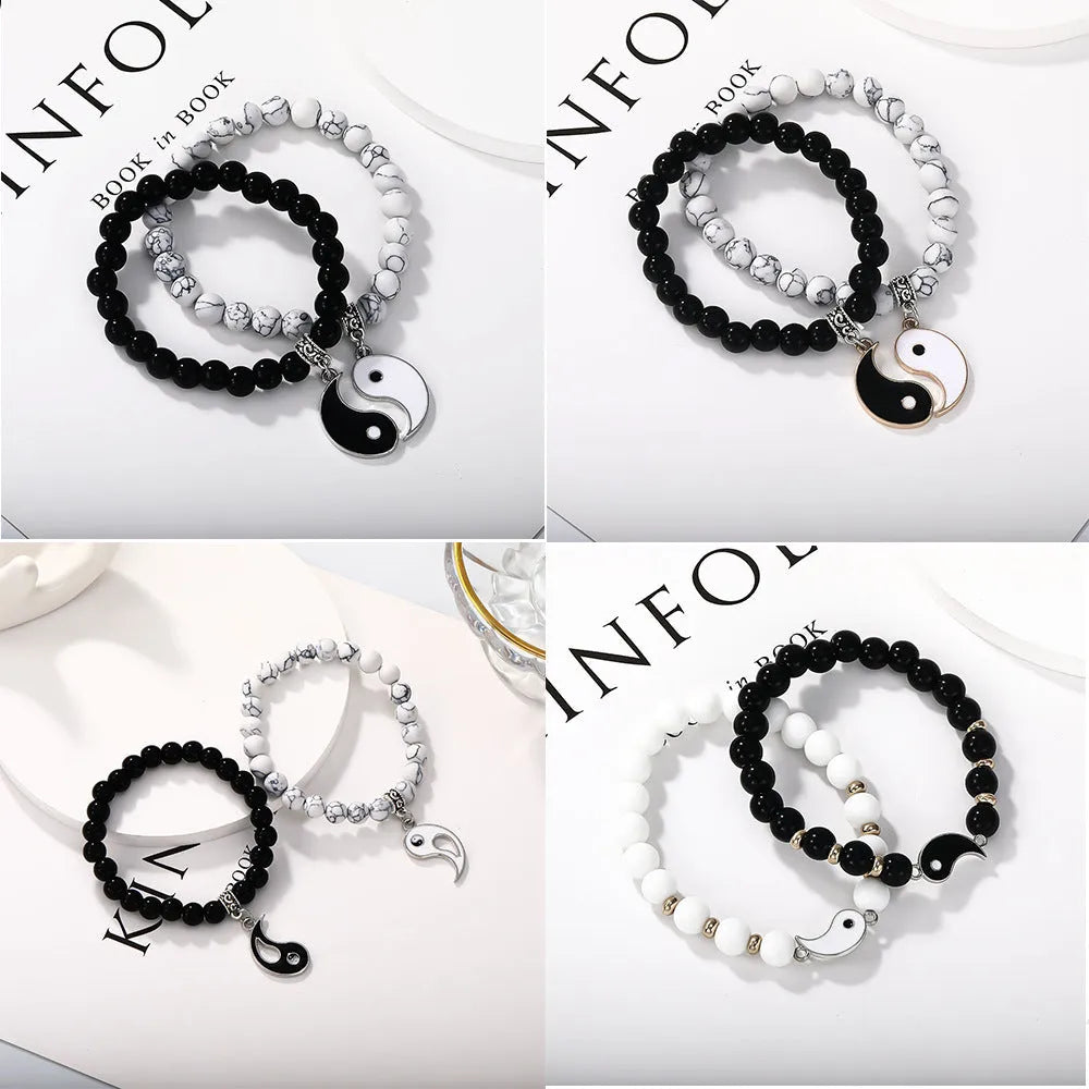 Geometric eight-diagram-shaped alloy bracelet with electroplated finish in European fashion style