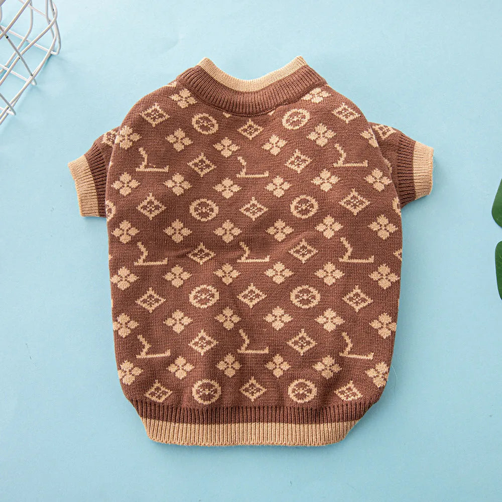 Wool dog sweater in European style for autumn and winter wear