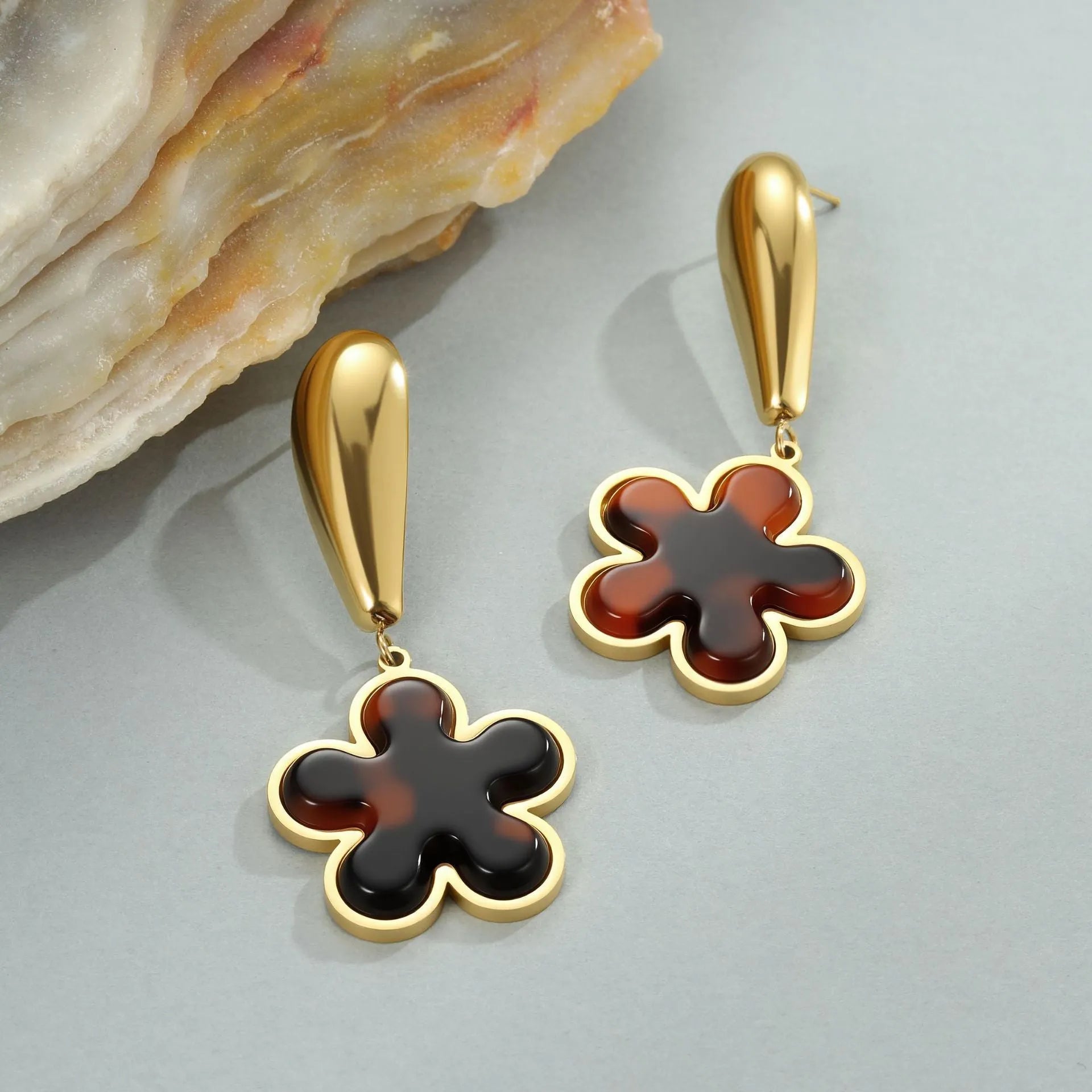 Gold-plated stainless steel earrings with tortoiseshell resin hawksbill patterns in heart and flower designs