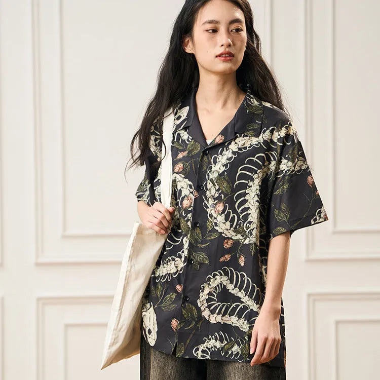 Snake bone pattern printed Cuban collar short sleeve shirt in loose fit for summer casual wear