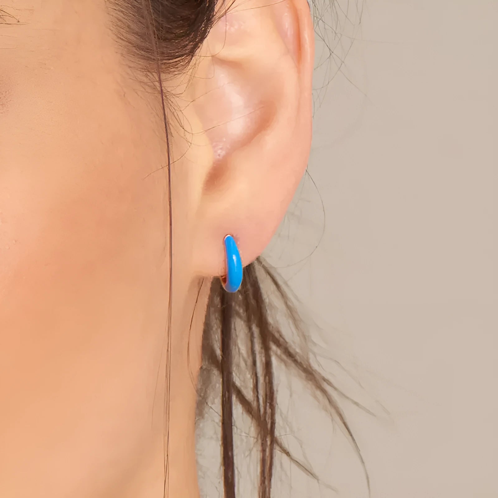 Geometric oval curved earrings with drip oil finish in seven colour options
