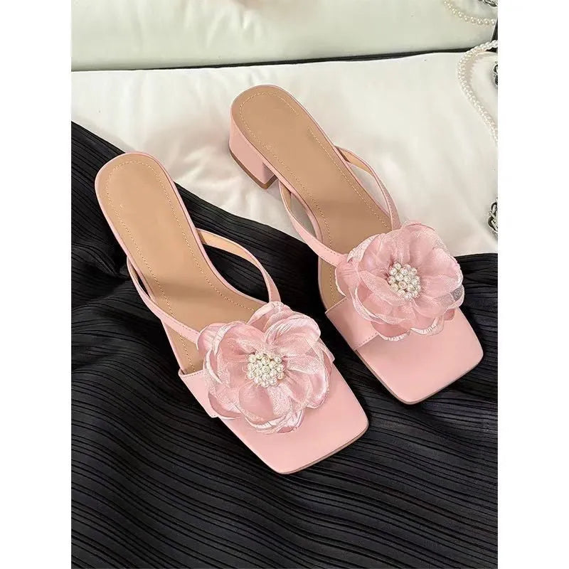 Women's square toe sandals with chunky heel and satin upper in cream-white colour