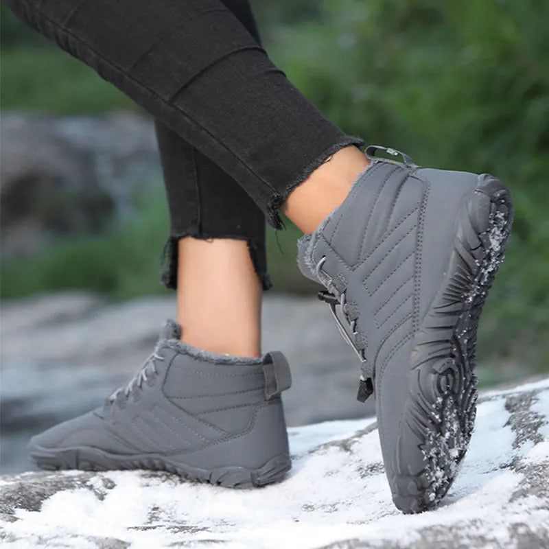 Winter slip-on boots with anti-ski rubber sole, Oxford cloth upper, and plush lining for men and women