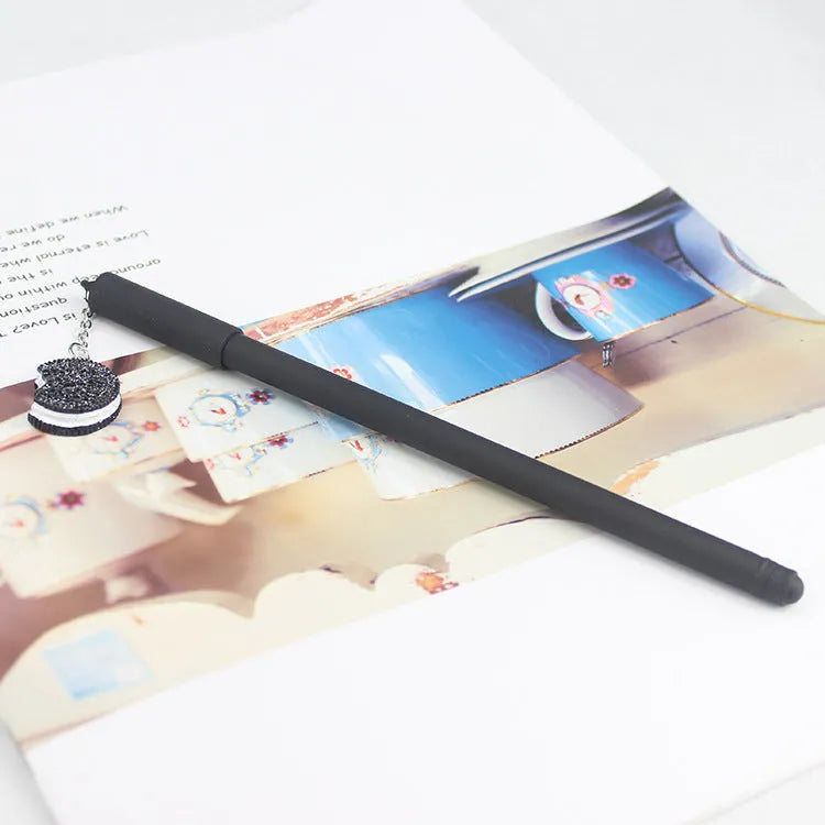 Pendant gel pen with 0.5mm tip, Cookies series design, black and white colours, plastic case 17.2cm
