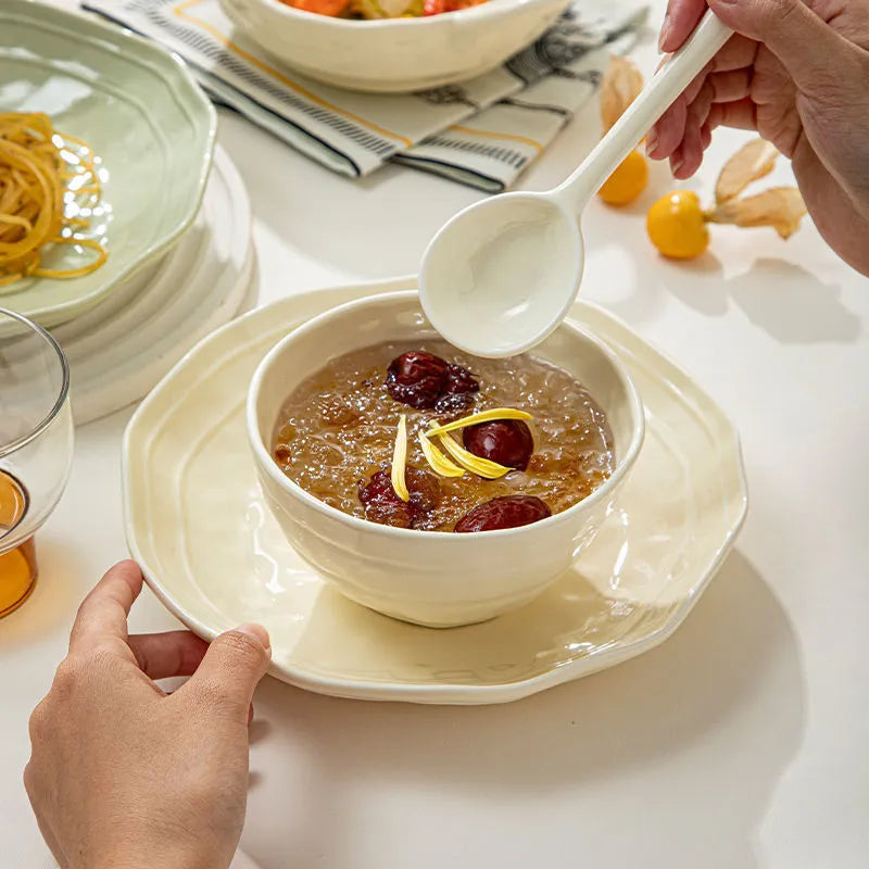 Seven-piece solid colour ceramic tableware set in a gift box, modern simple design.